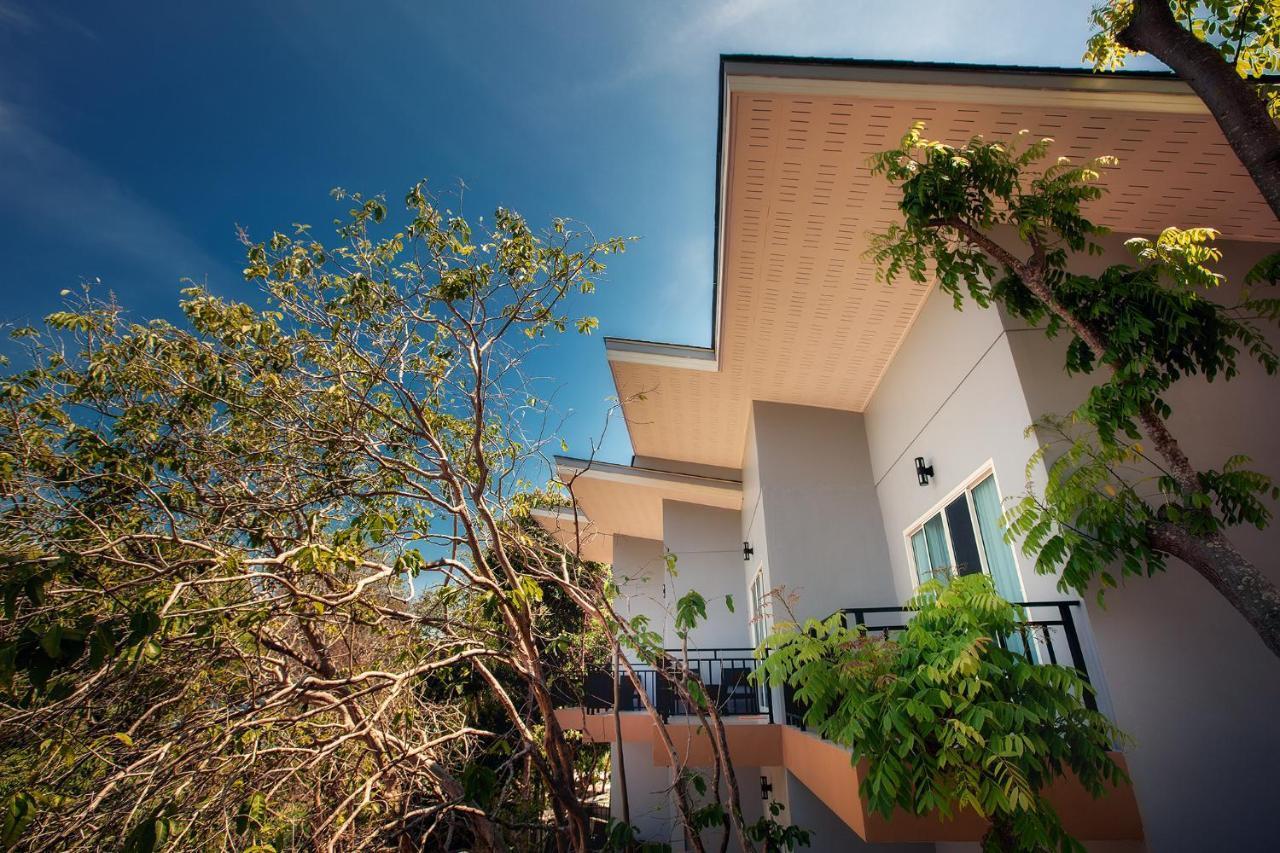 U Rip Resort Phi Phi Hotel Exterior photo